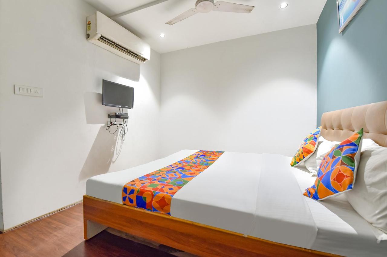 Fabhotel Nidhivan, Udhna Junction Surat Eksteriør billede